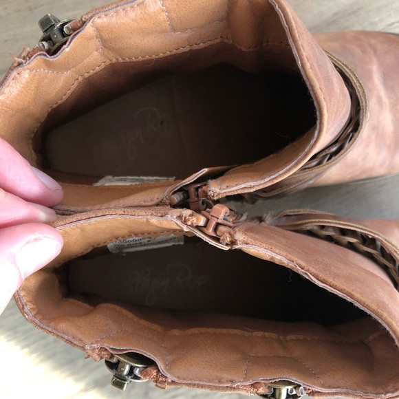 Brown Boots - Picture 6 of 8